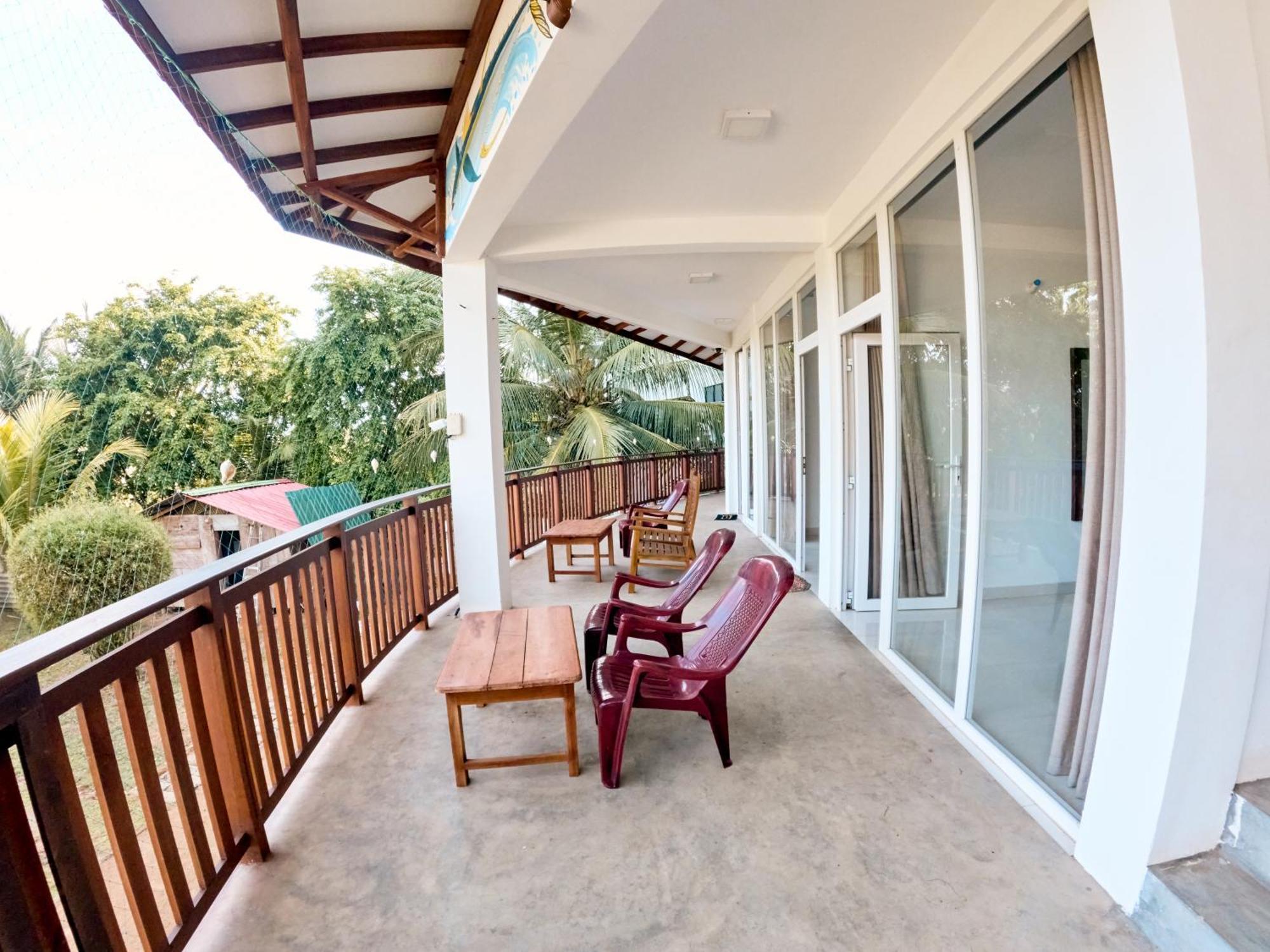 Baden Beach Hotel Kalkudah  Esterno foto
