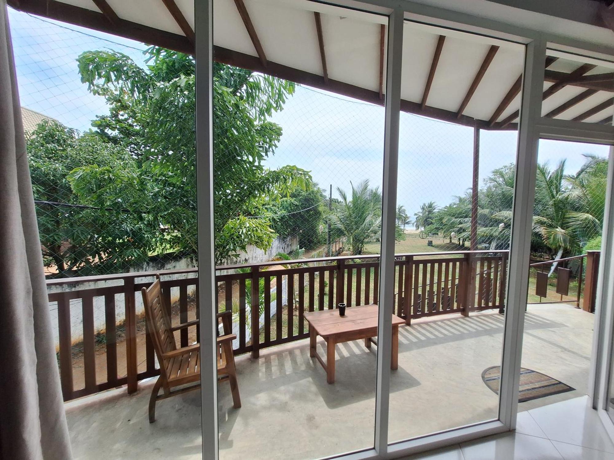 Baden Beach Hotel Kalkudah  Esterno foto