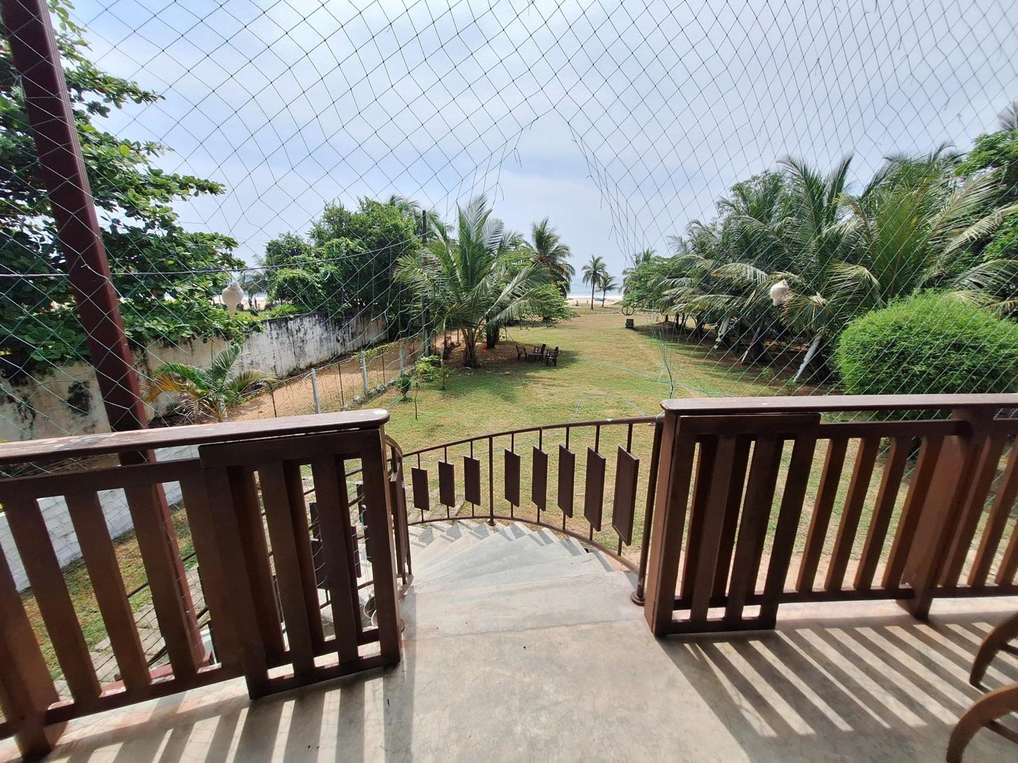 Baden Beach Hotel Kalkudah  Esterno foto