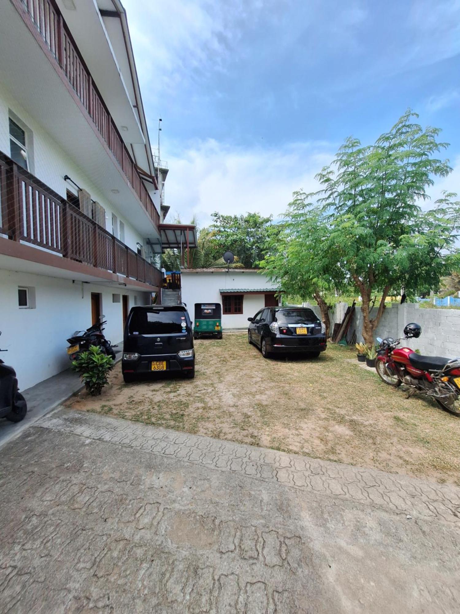Baden Beach Hotel Kalkudah  Esterno foto